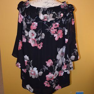 Alter'd State Floral w flowy sleeves Top Meduim